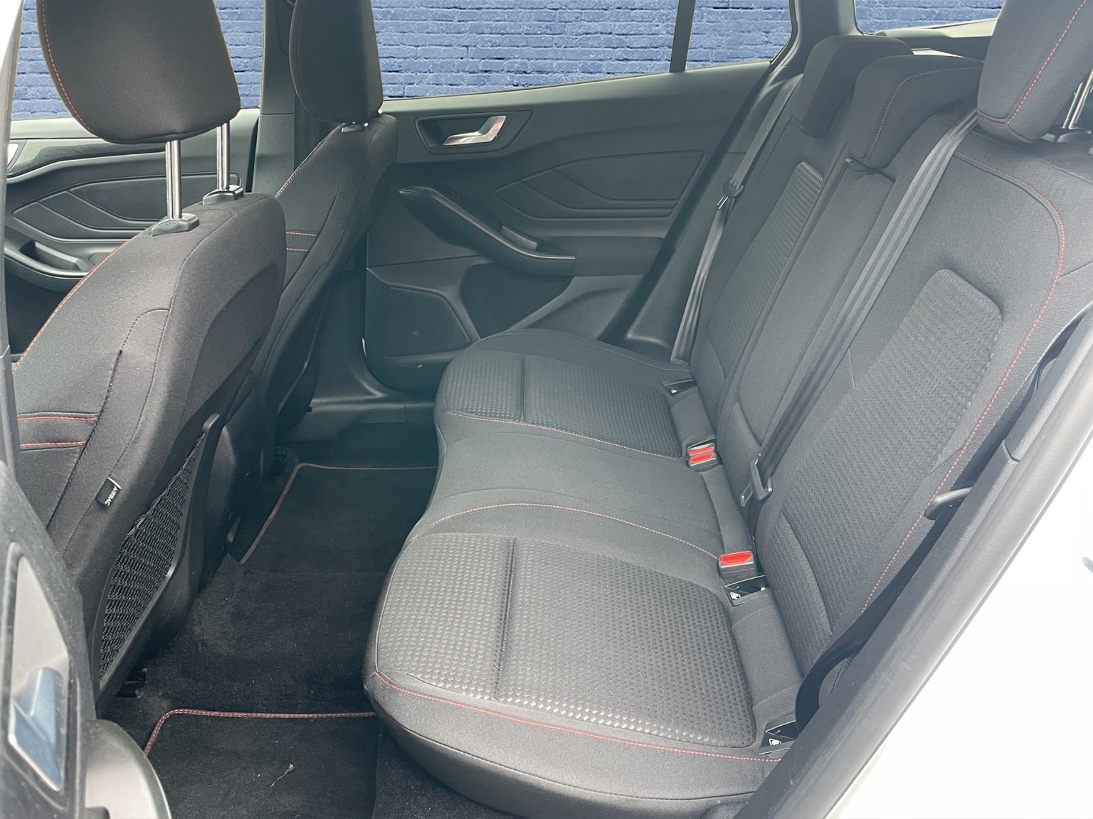 FORD Focus Station Wagon 1.0i EcoB Hybrid 155 ST-Line X
