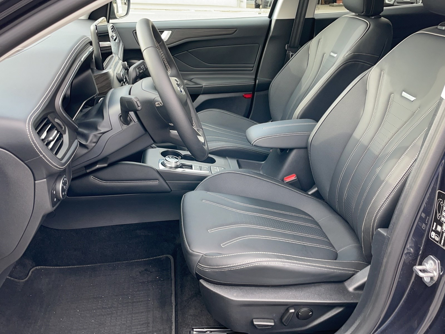 FORD Focus 1.0i EcoB 125 Vignale