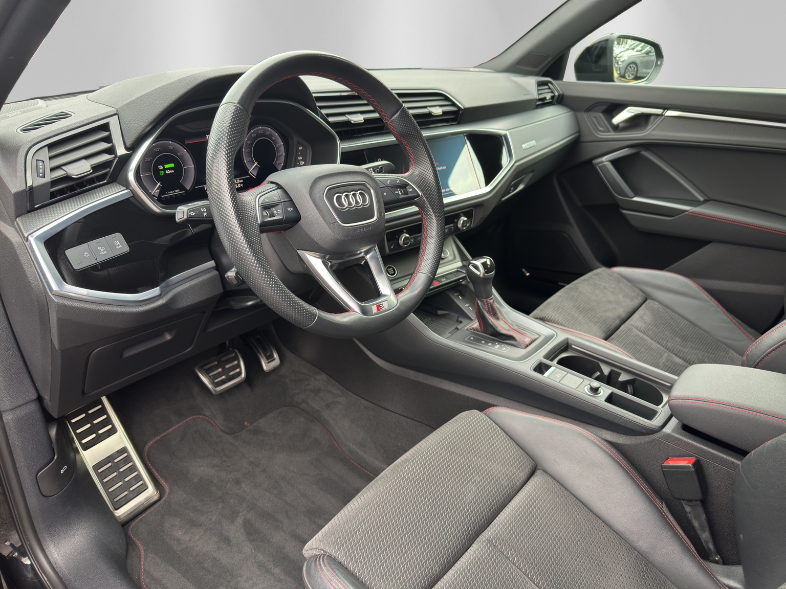 AUDI Q3 45  e S lineAttr S-tr