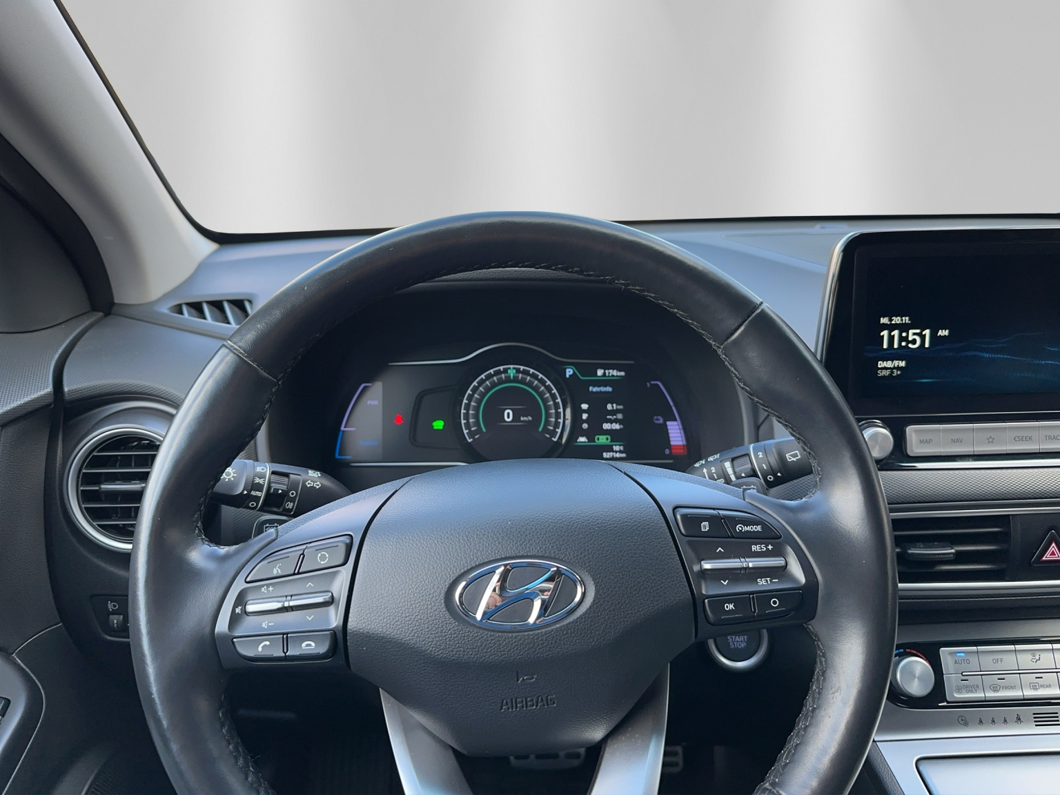 HYUNDAI Kona EV Amplia