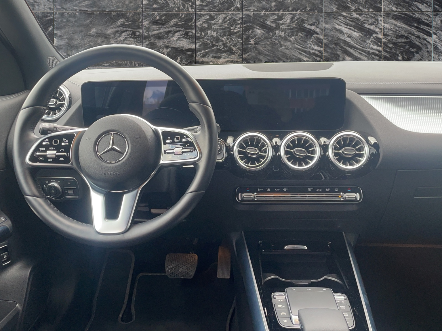 MERCEDES-BENZ GLA 250e Progressive 8G-DCT