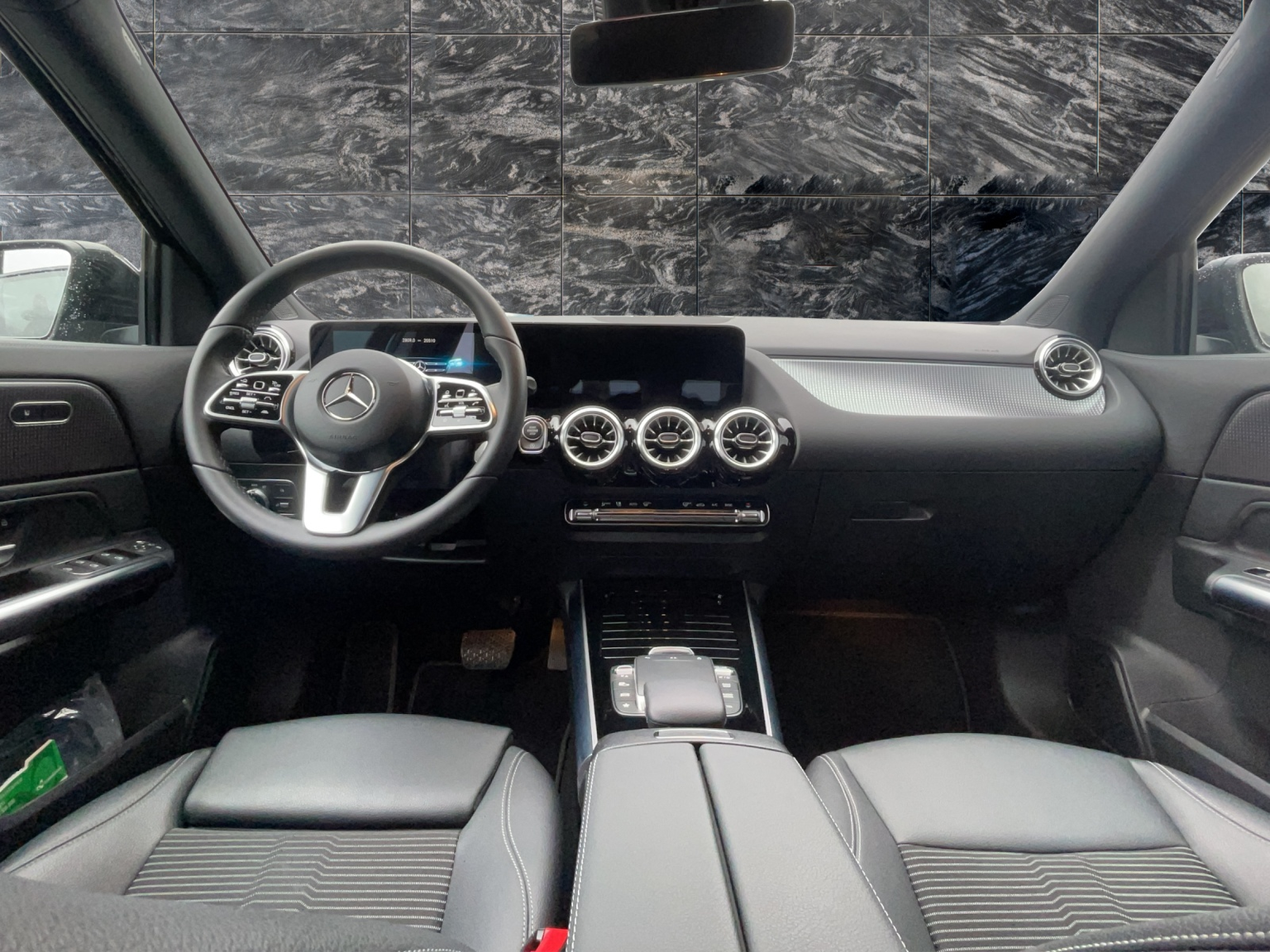 MERCEDES-BENZ GLA 200 Progressive 7G-DCT