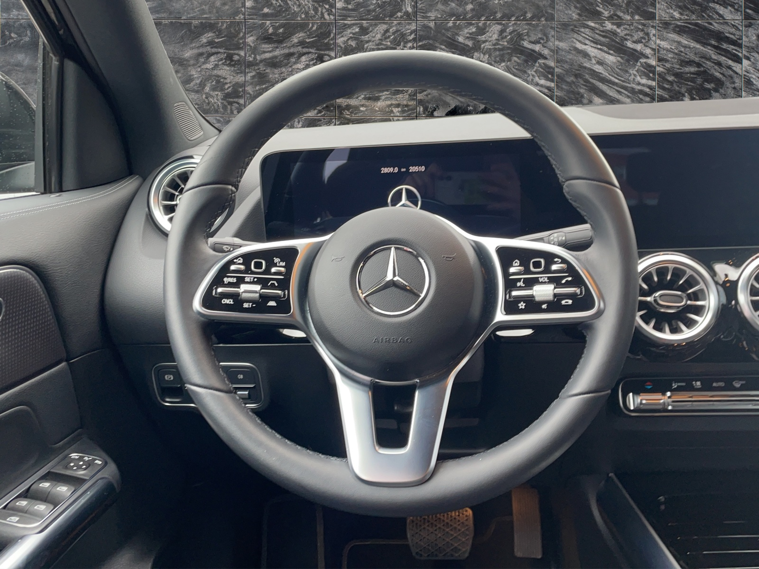 MERCEDES-BENZ GLA 200 Progressive 7G-DCT