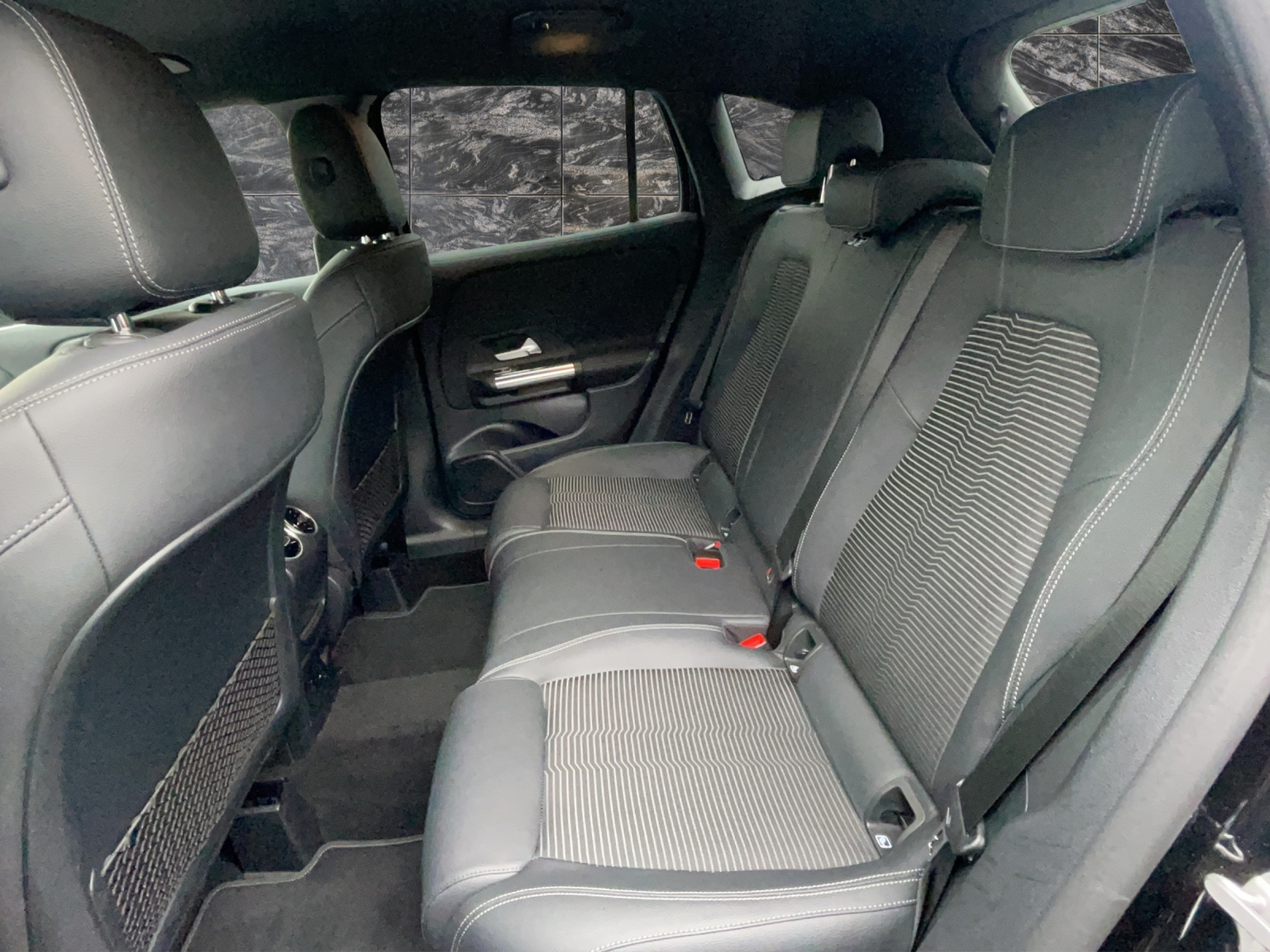MERCEDES-BENZ GLA 200 Progressive 7G-DCT