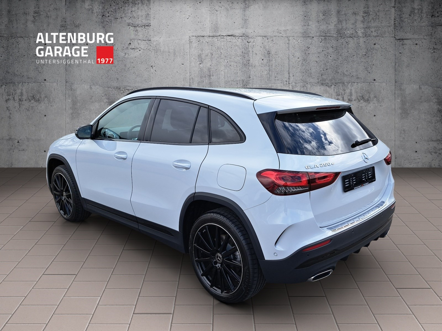MERCEDES-BENZ GLA-Klasse H247 GLA 250 e AMG