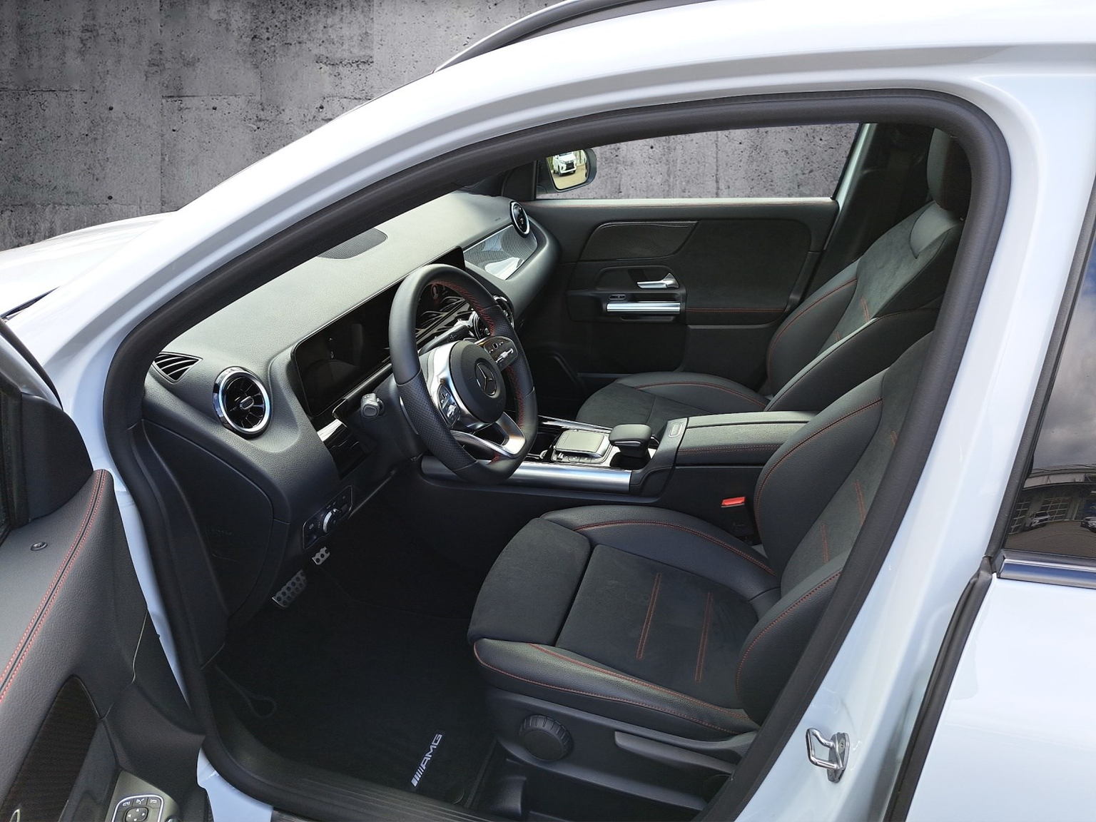 MERCEDES-BENZ GLA-Klasse H247 GLA 250 e AMG