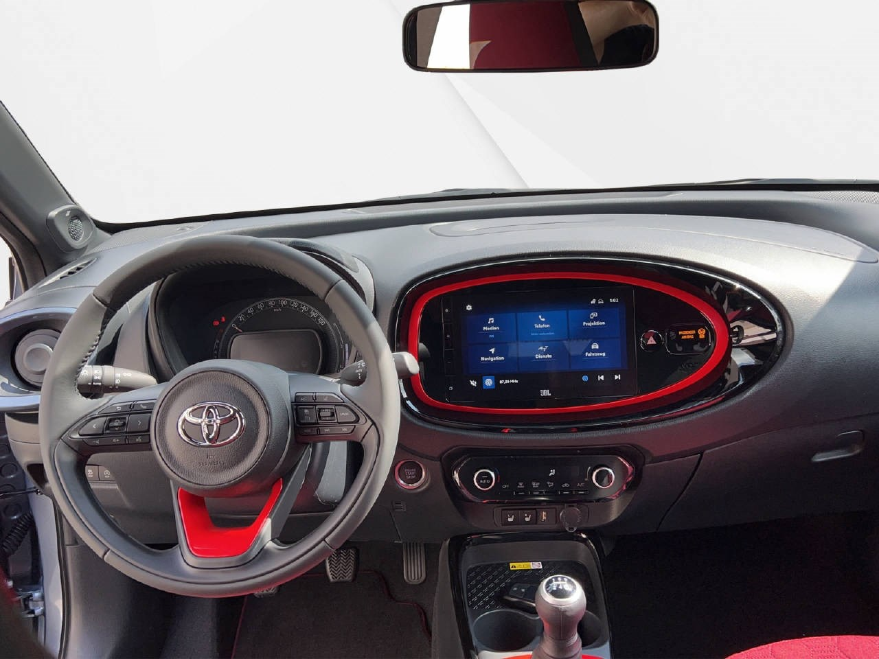 TOYOTA Aygo X 1.0 VVT-i Undercover