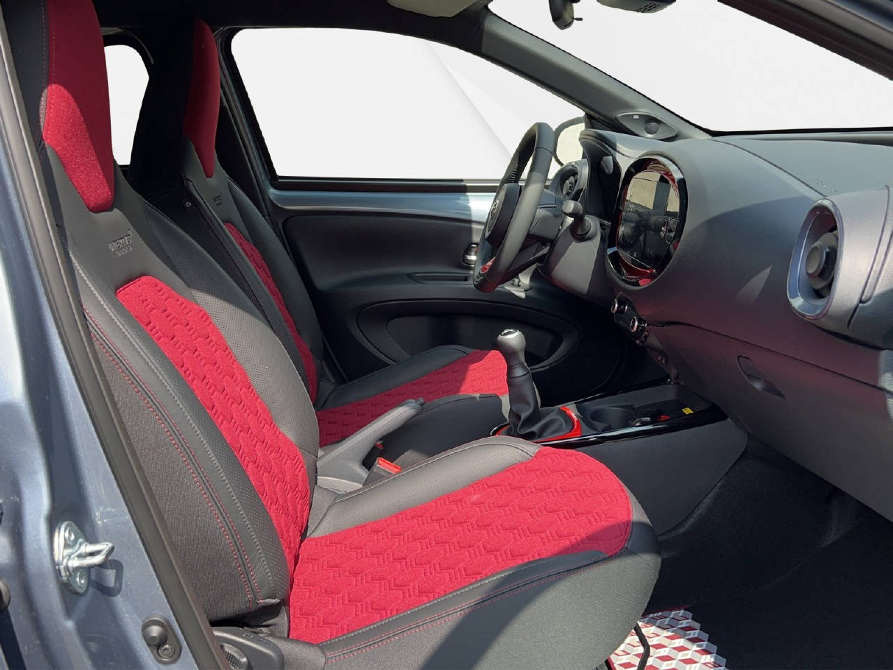 TOYOTA Aygo X 1.0 VVT-i Undercover
