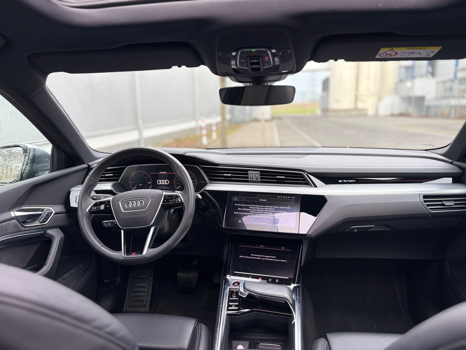 AUDI e-tron S Sportback quattro