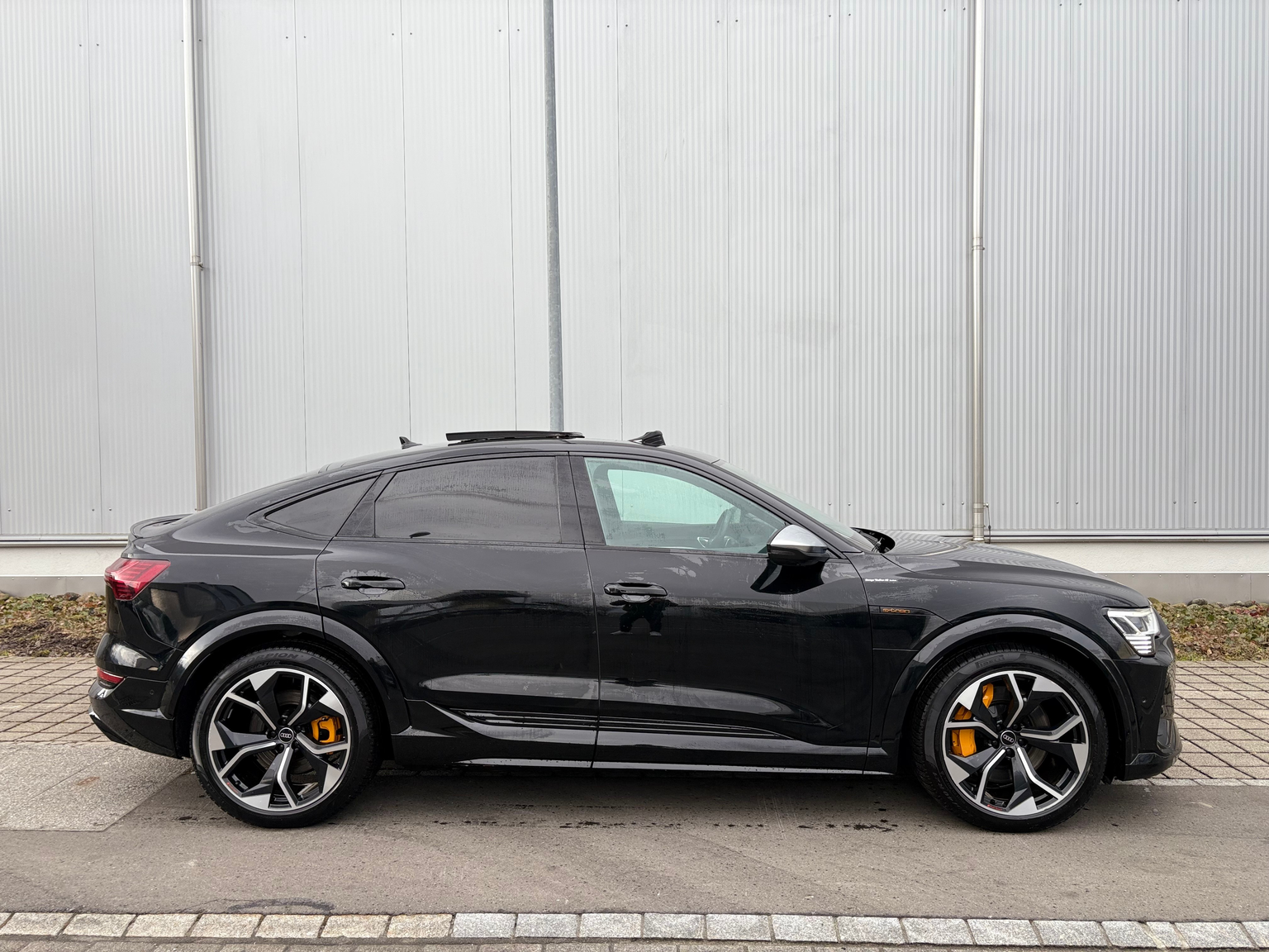AUDI e-tron S Sportback quattro