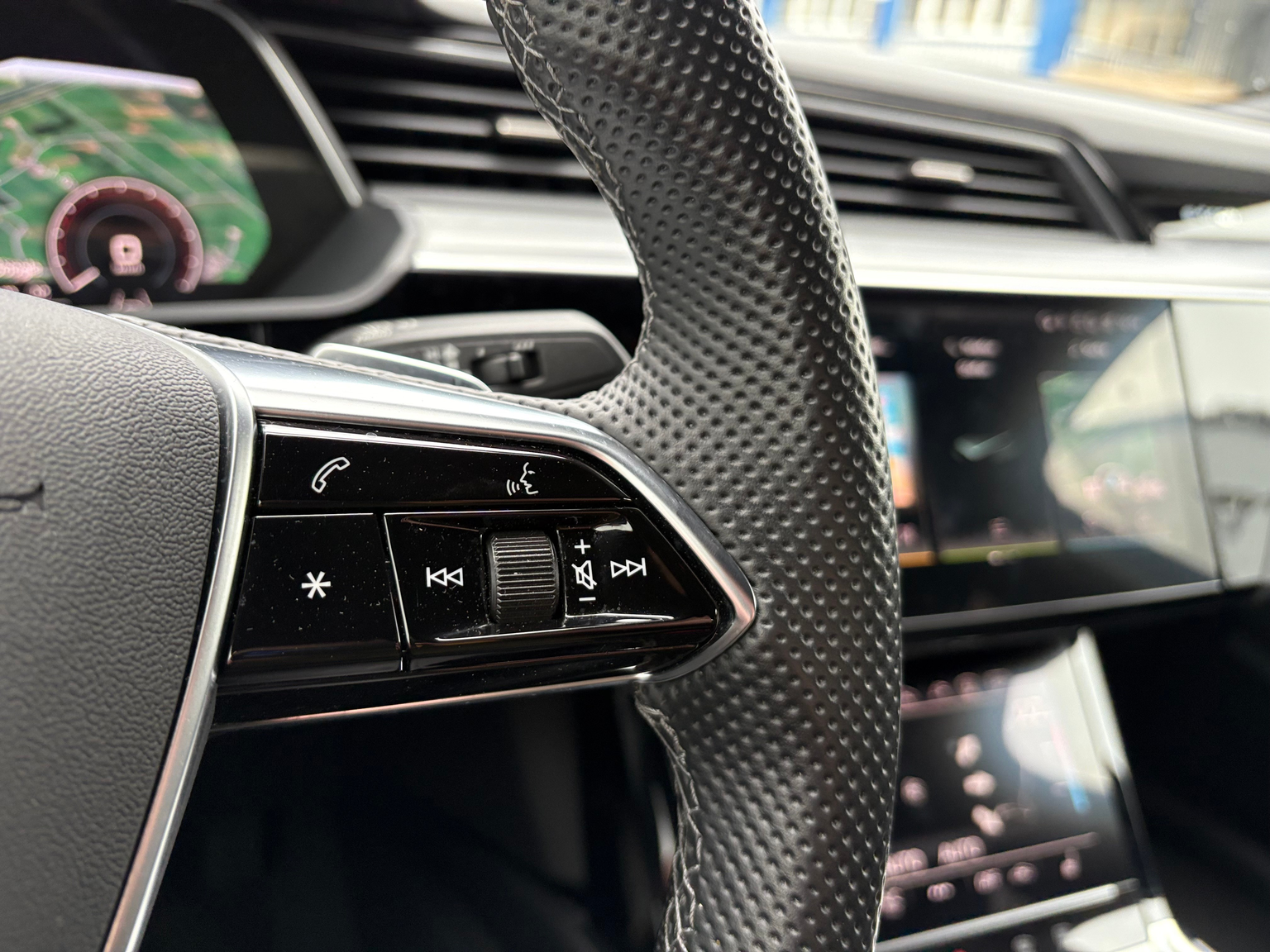 AUDI e-tron S Sportback quattro