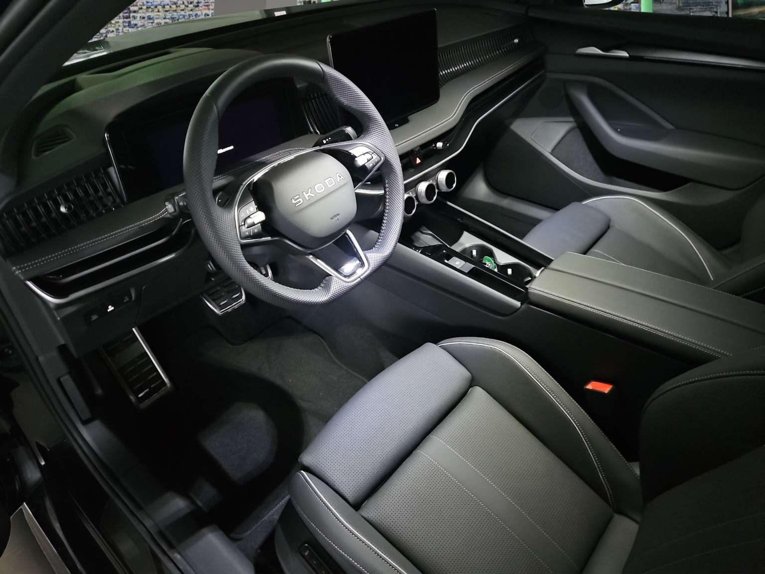 SKODA Superb Combi 2.0 TSI Sportline 4x4 DSG