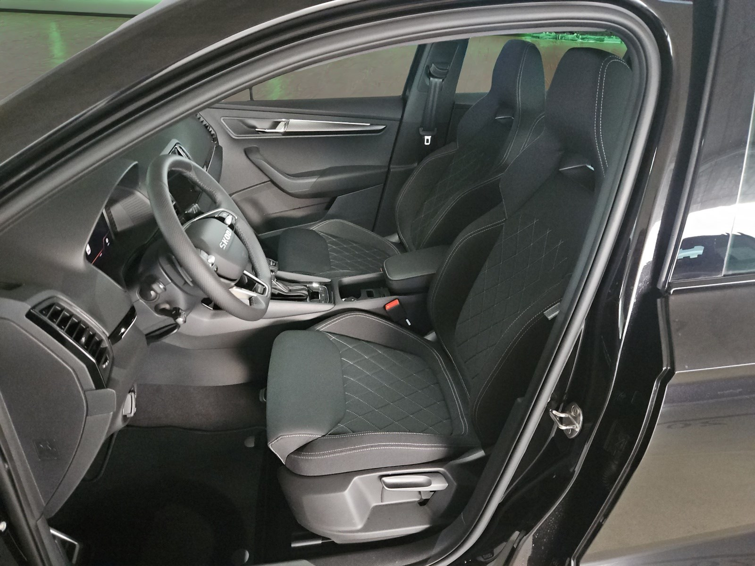 SKODA Karoq 2.0 TSI SportLine 4x4 DSG