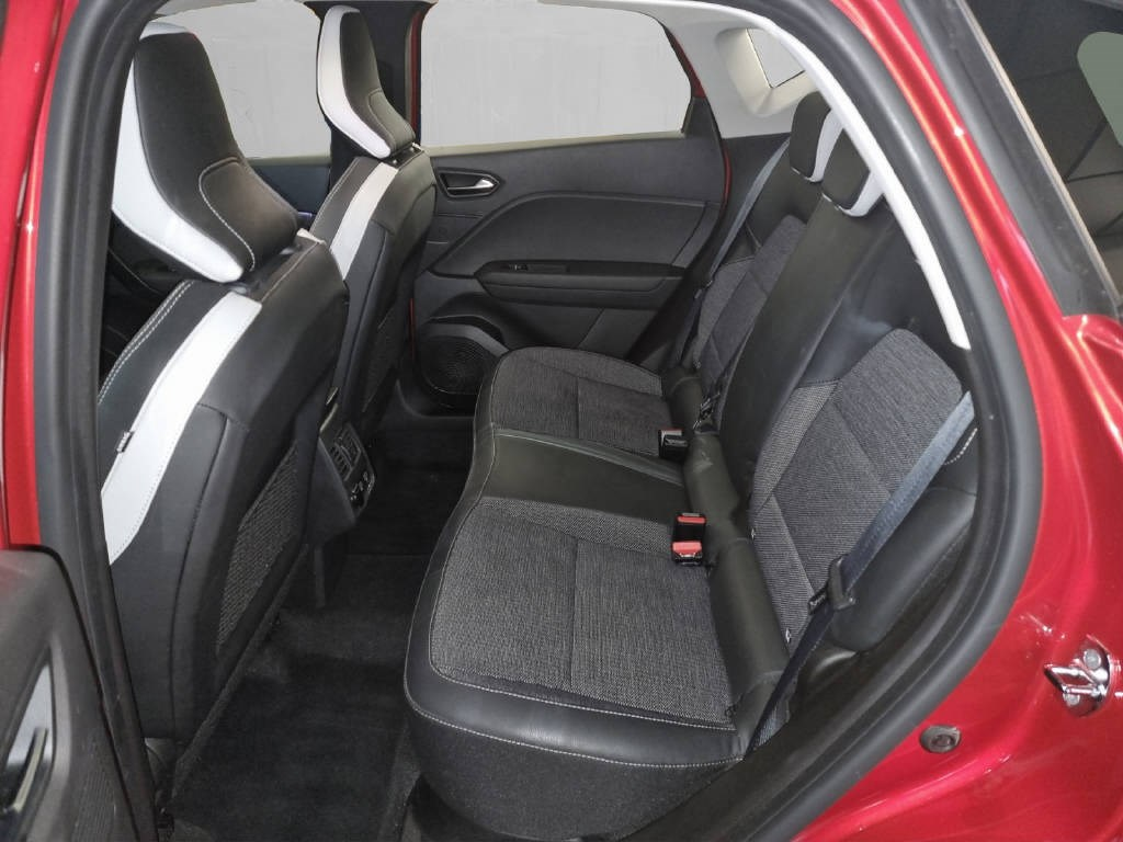 RENAULT Captur 1.6 E-Tech Plug-in Intens
