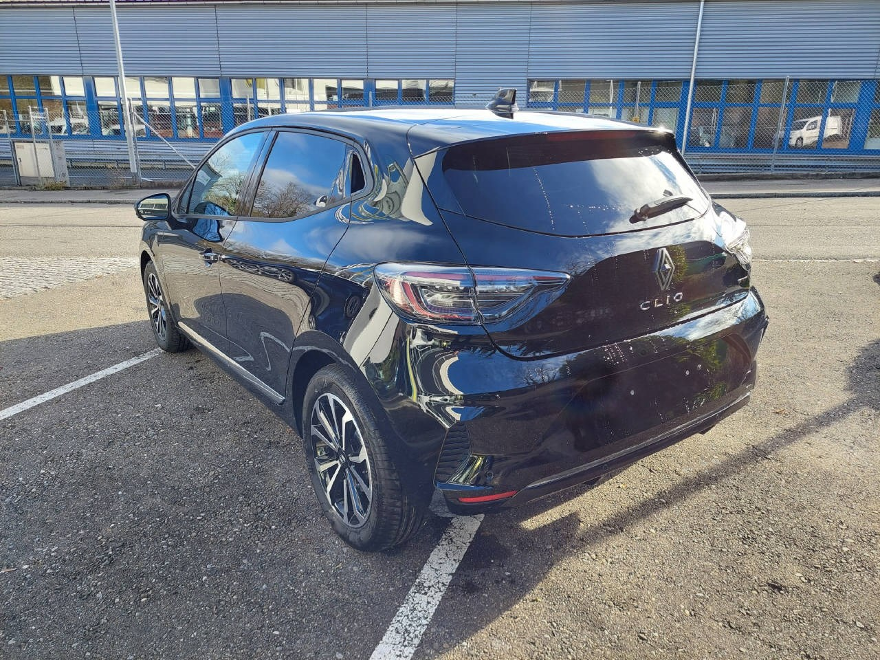 RENAULT CLIO techno E-TECH full hybrid 145