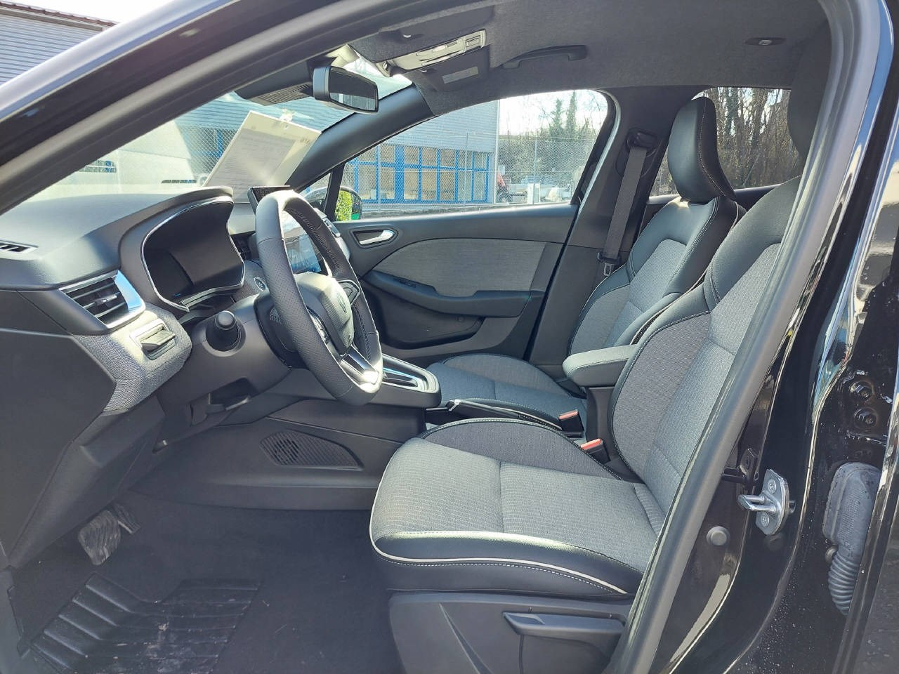 RENAULT CLIO techno E-TECH full hybrid 145