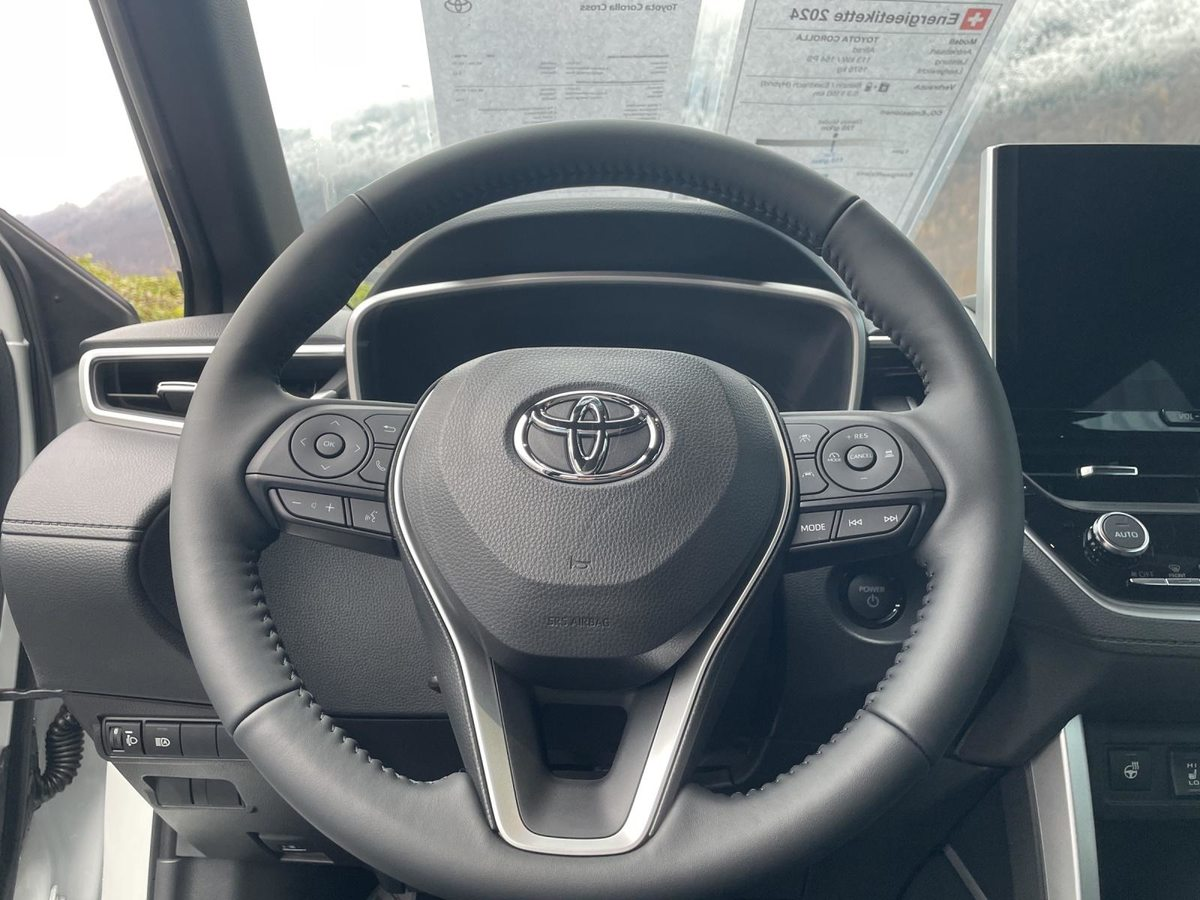 TOYOTA Corolla Cross 2.0 HSD Comfort AWD-i