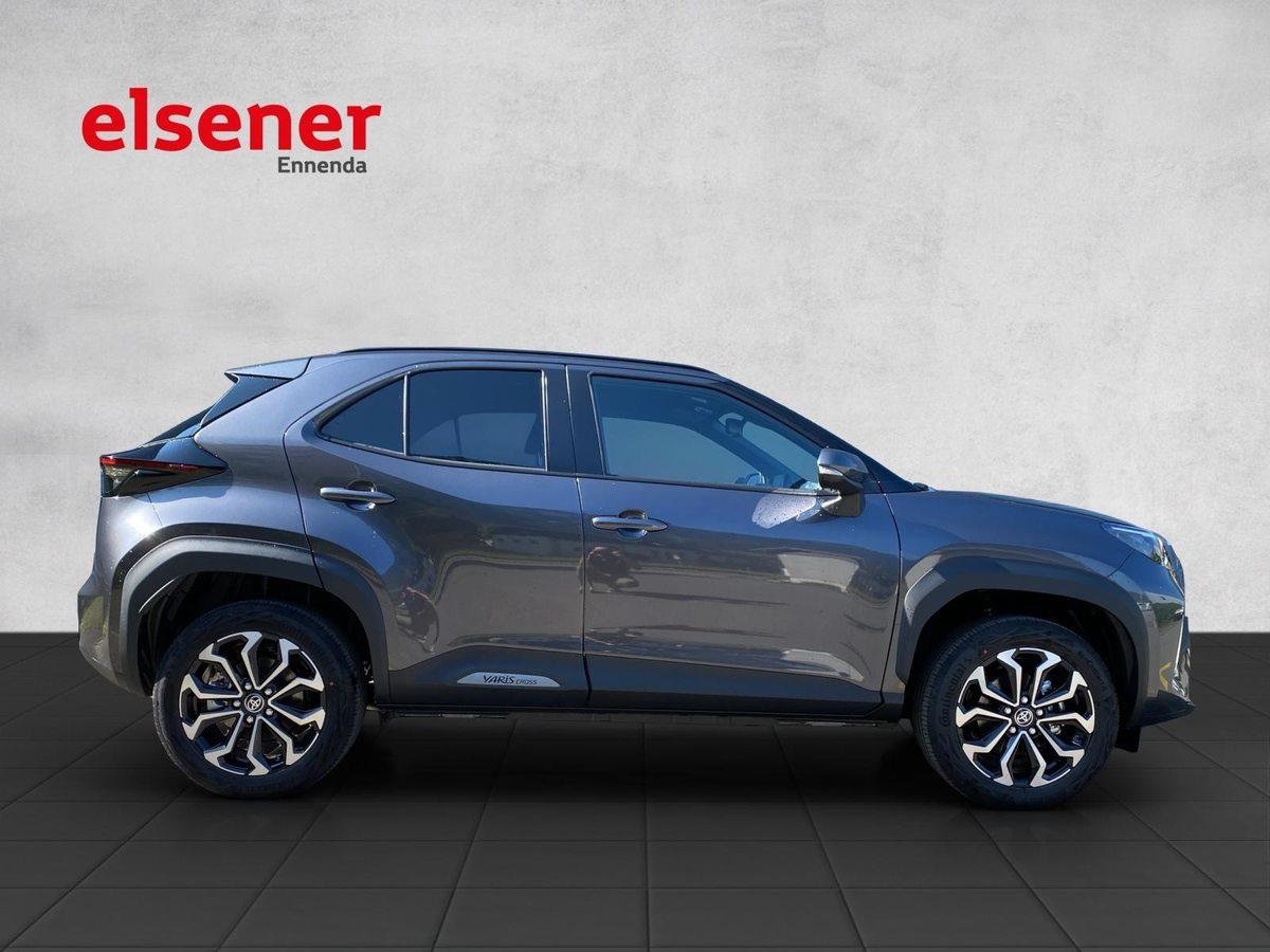 TOYOTA Yaris Cross 1.5 VVT-i HSD Trend AWD-i