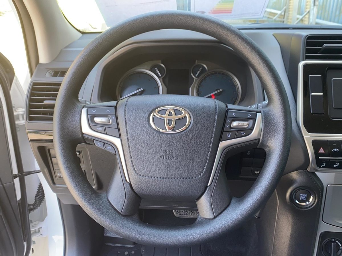 TOYOTA Land Cruiser 2.8 D 204 Active