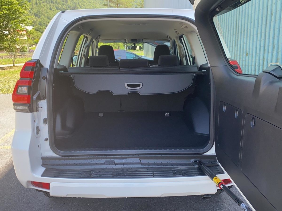 TOYOTA Land Cruiser 2.8 D 204 Active