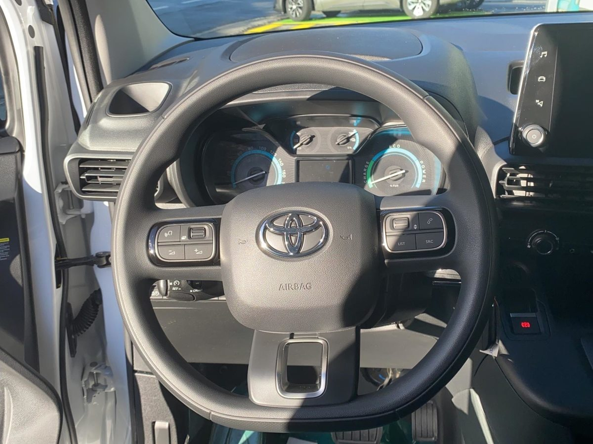 TOYOTA PROACE CITY Van L1 50KWh Active