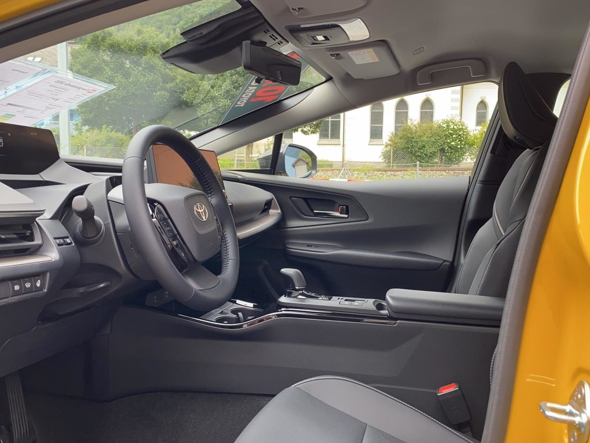 TOYOTA Prius 2.0 Plug-In-Hybrid Premium