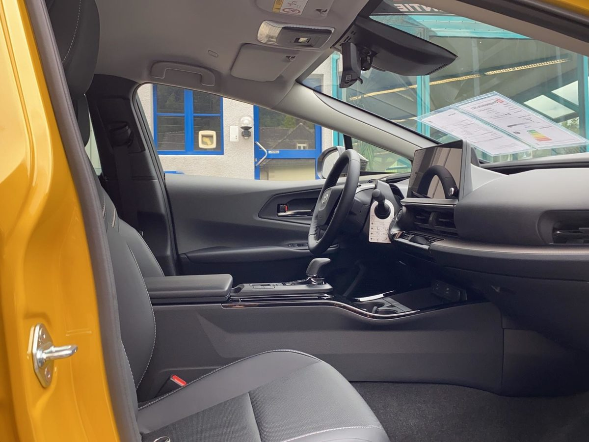 TOYOTA Prius 2.0 Plug-In-Hybrid Premium