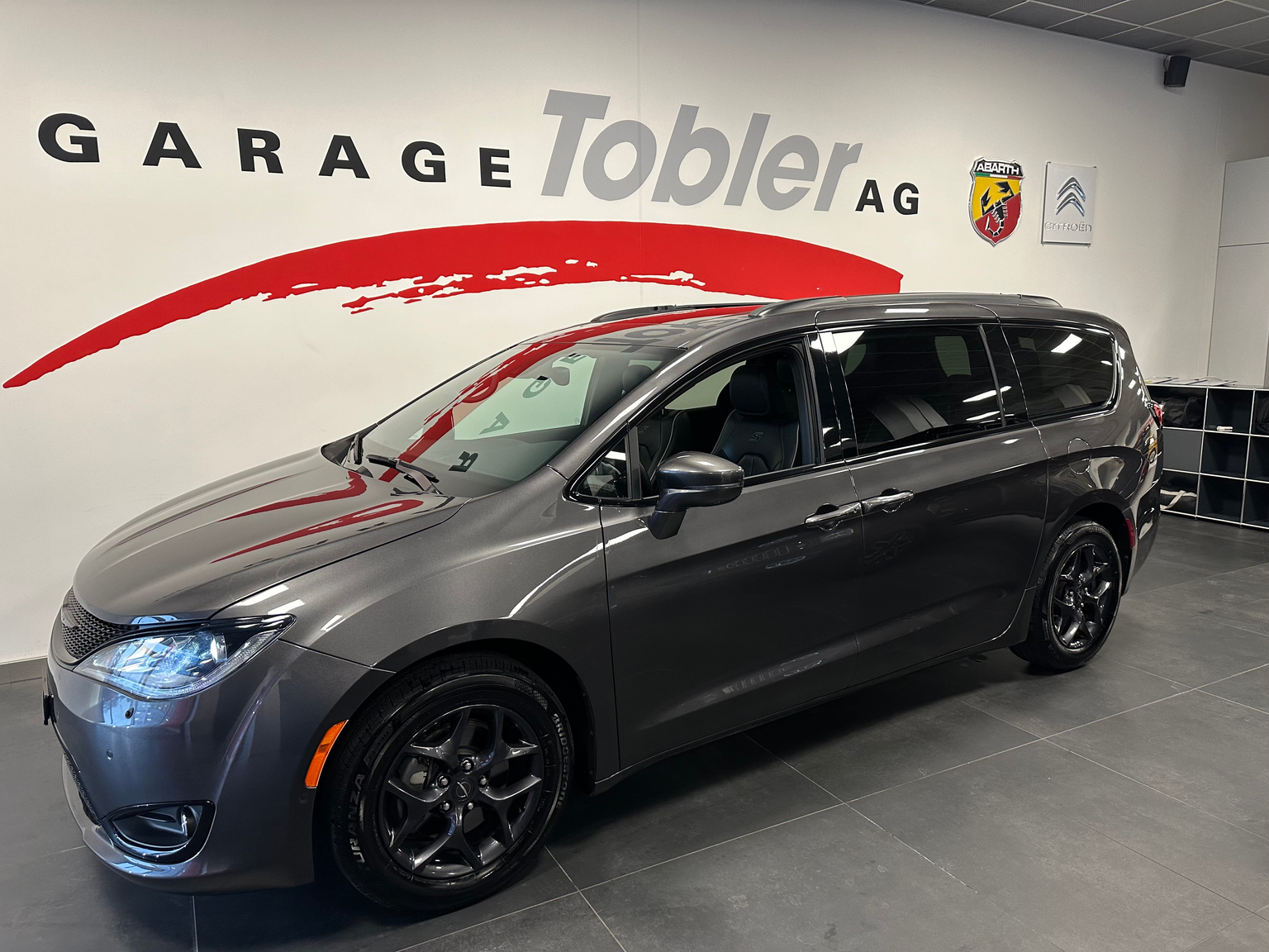 CHRYSLER PACIFICA Limited