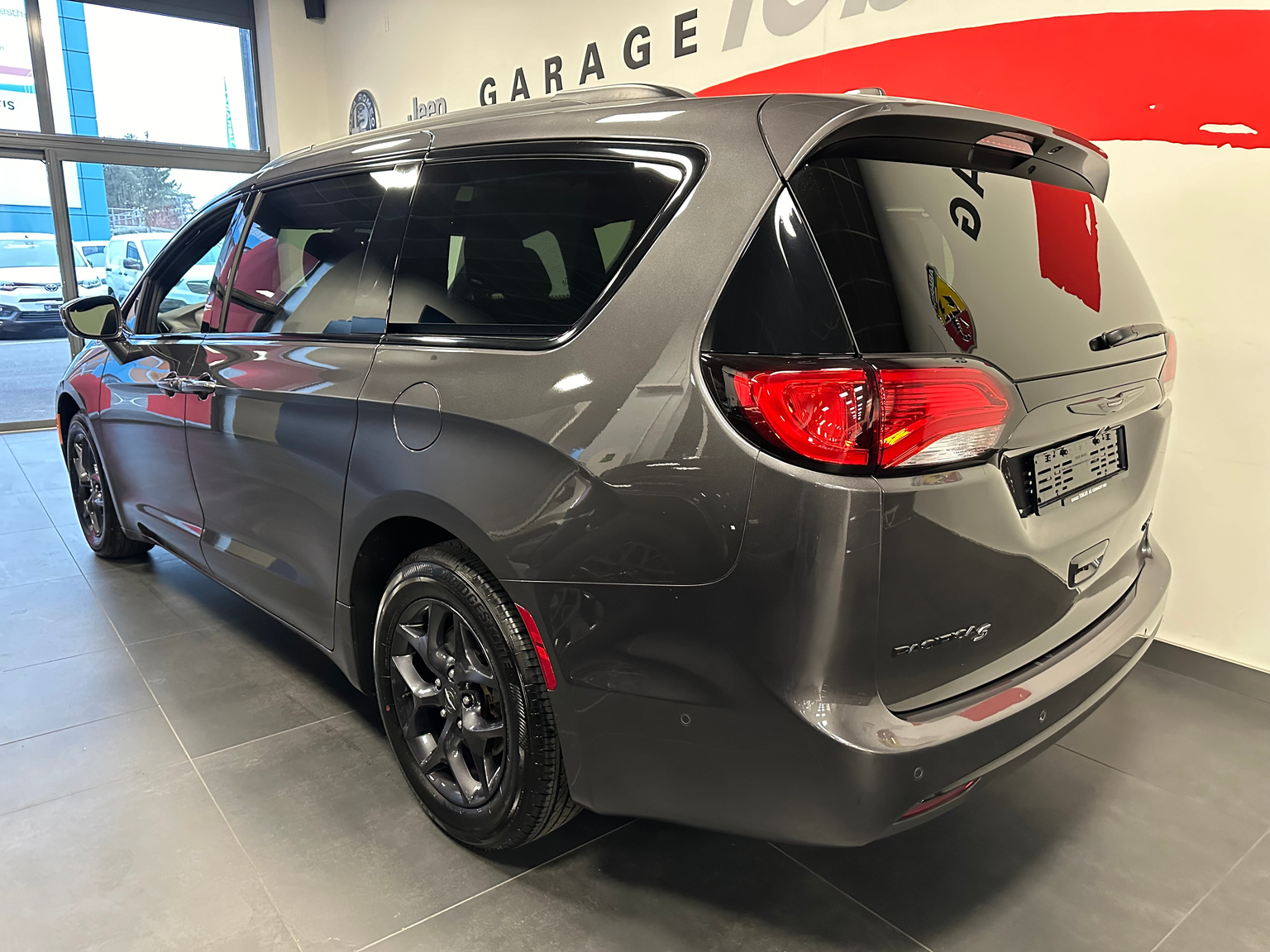 CHRYSLER PACIFICA Limited