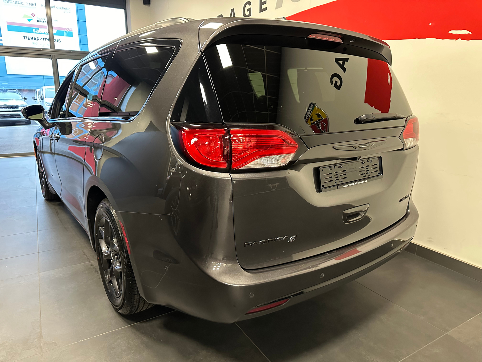 CHRYSLER PACIFICA Limited
