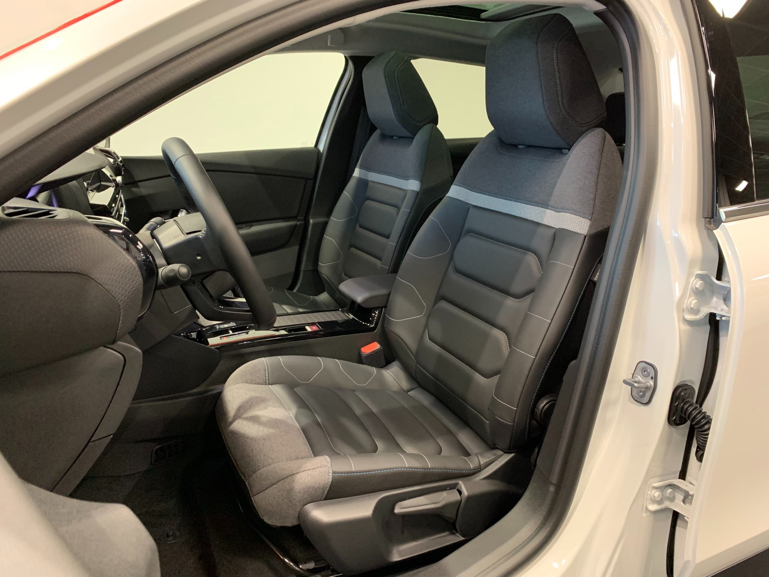 CITROEN C4 X 100 kW Shine