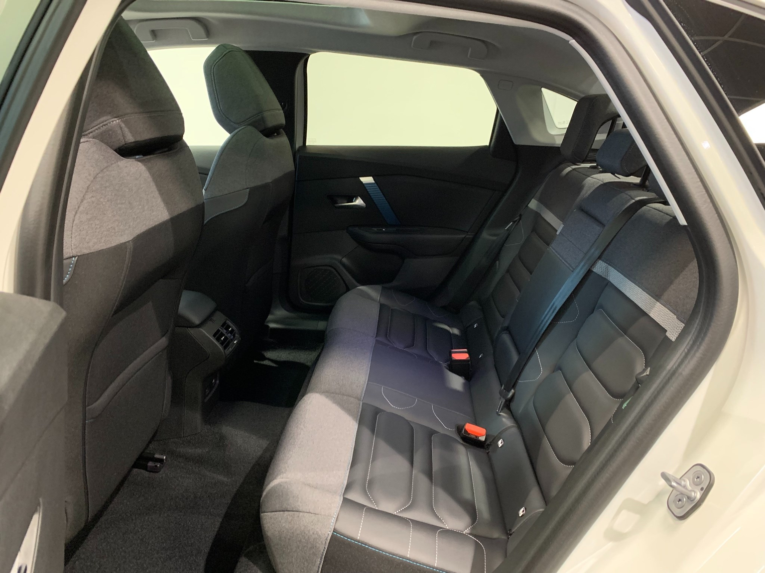 CITROEN C4 X 100 kW Shine