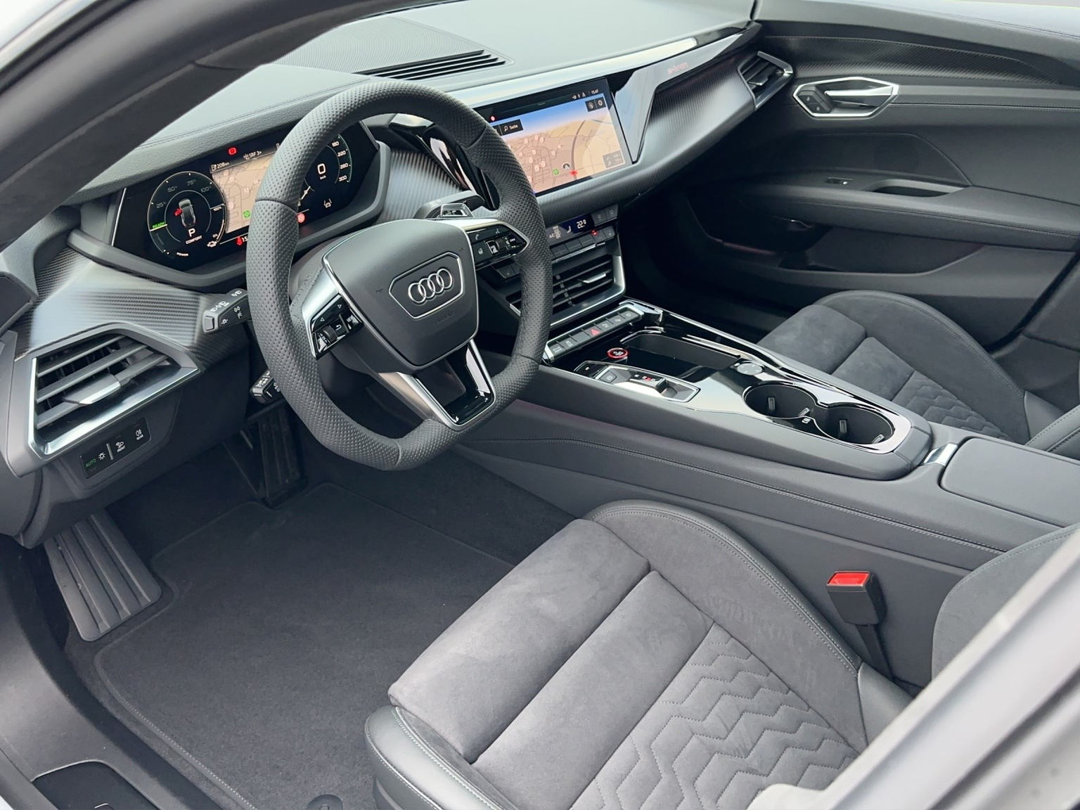 AUDI e-tron GT quattro