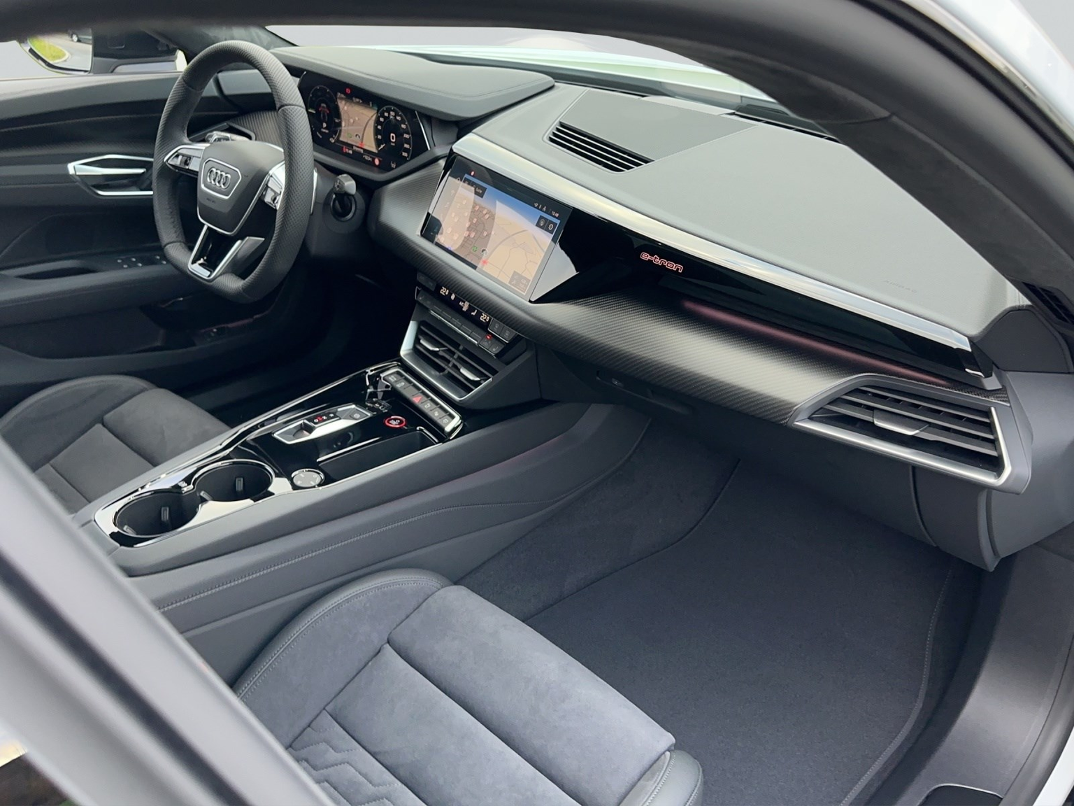 AUDI e-tron GT quattro