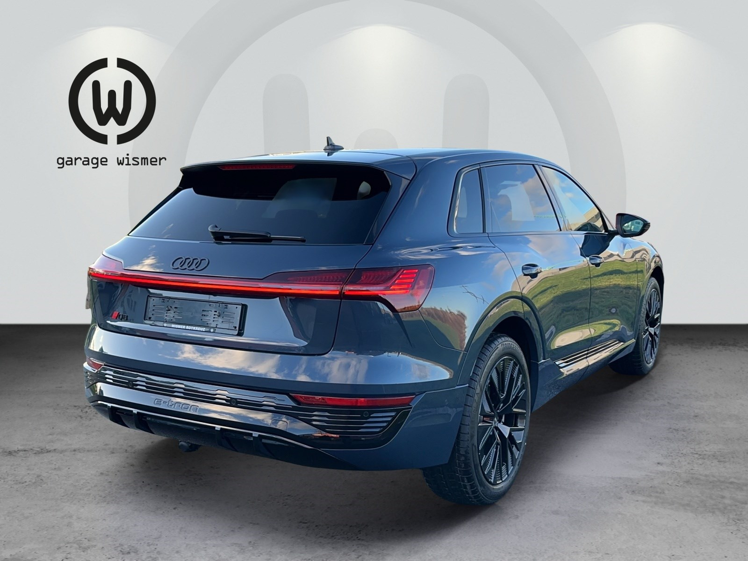 AUDI Q8 50 e-tron S line quattro