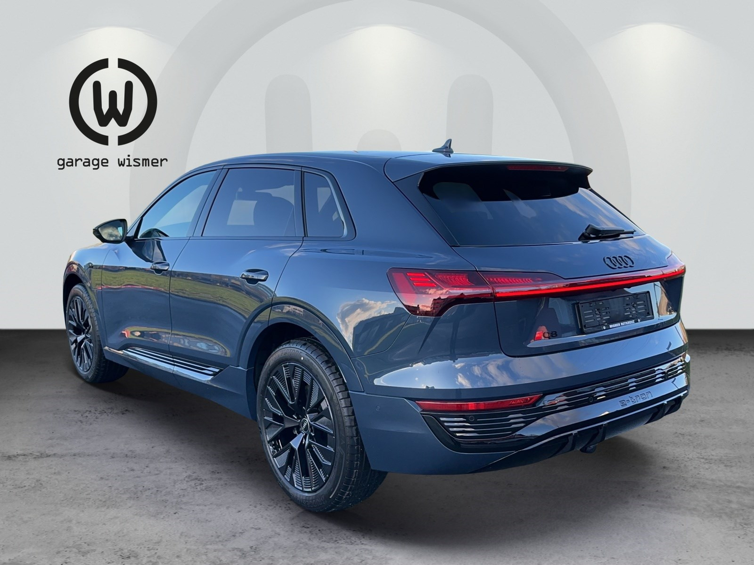 AUDI Q8 50 e-tron S line quattro