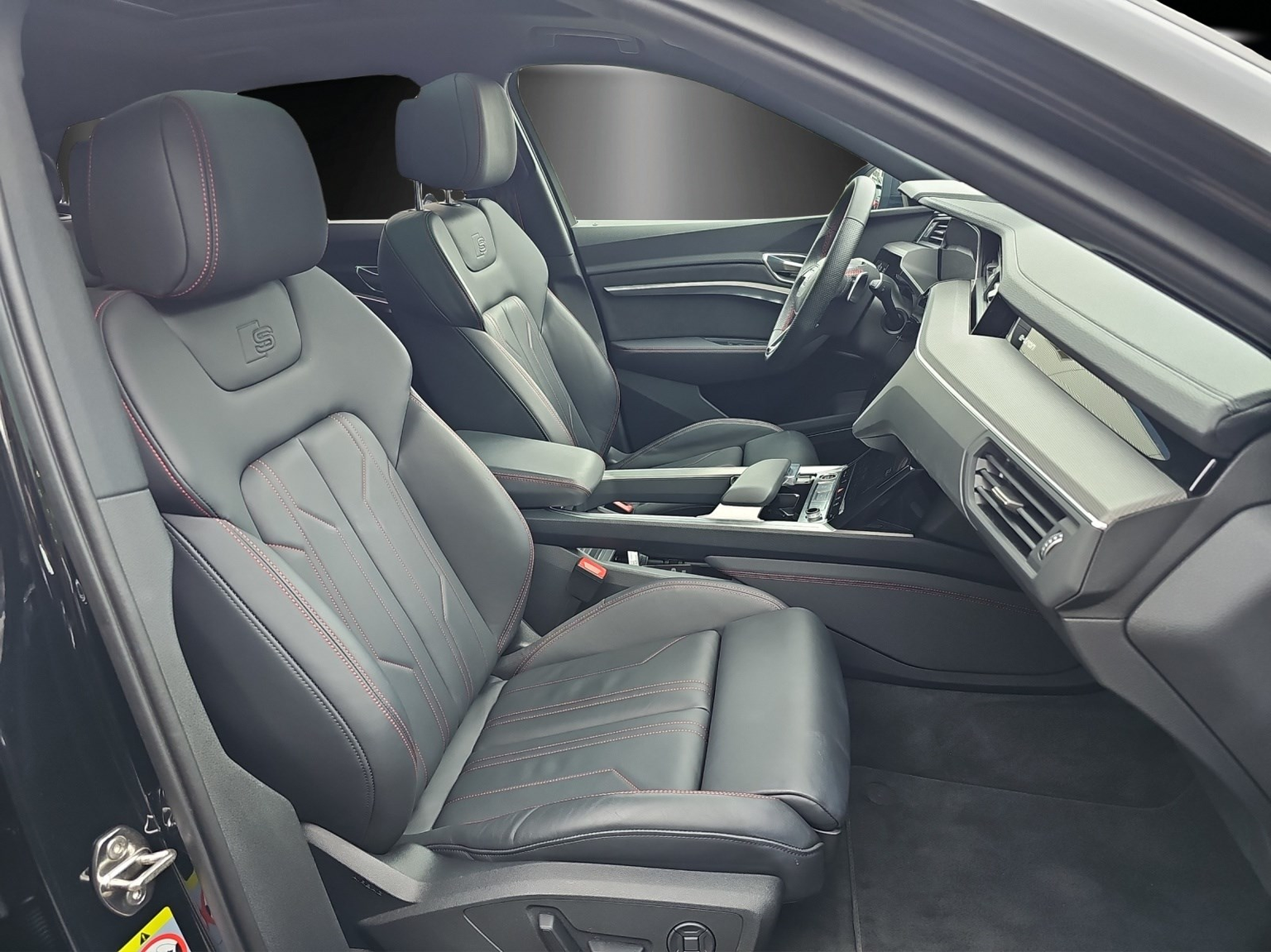 AUDI Q8 55 e-tron Black Edition quattro