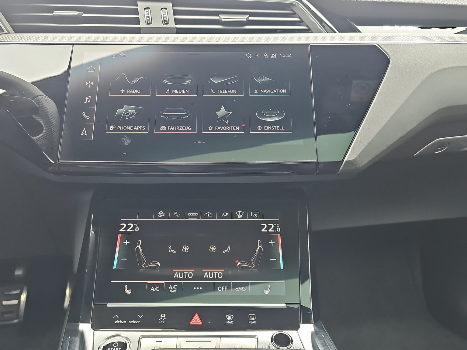 AUDI Q8 55 e-tron Black Edition quattro