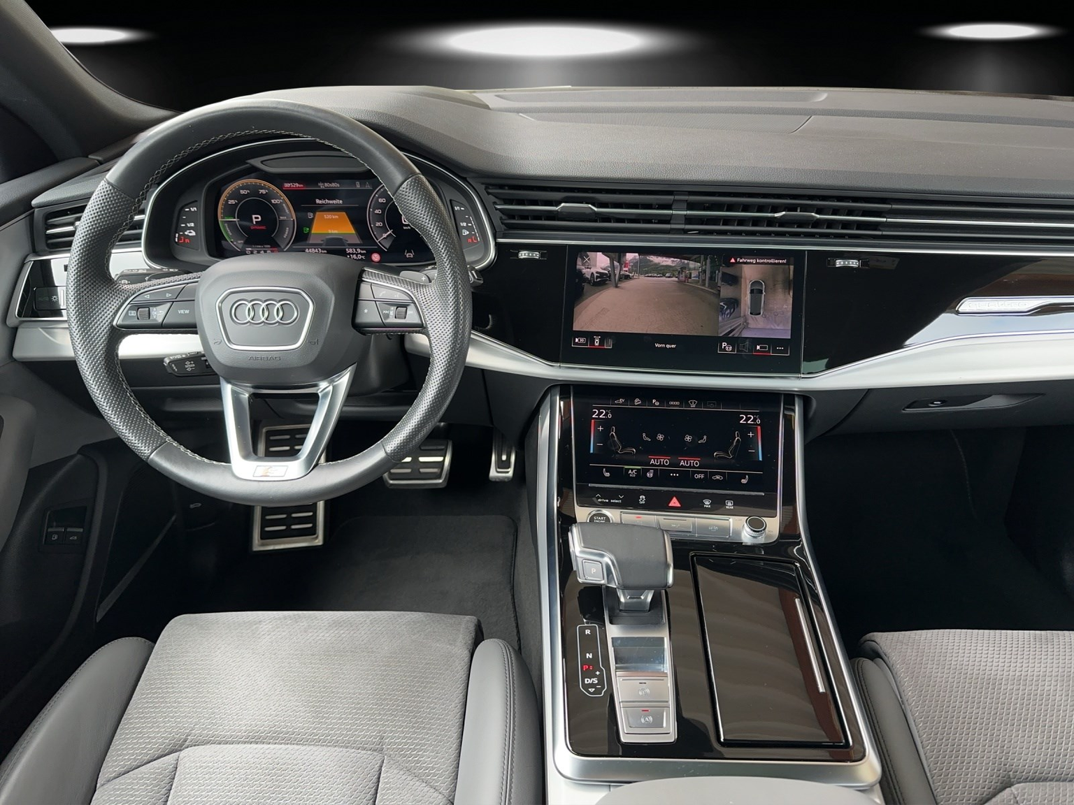 AUDI Q8 60 TFSI e quattro PHEV tiptronic