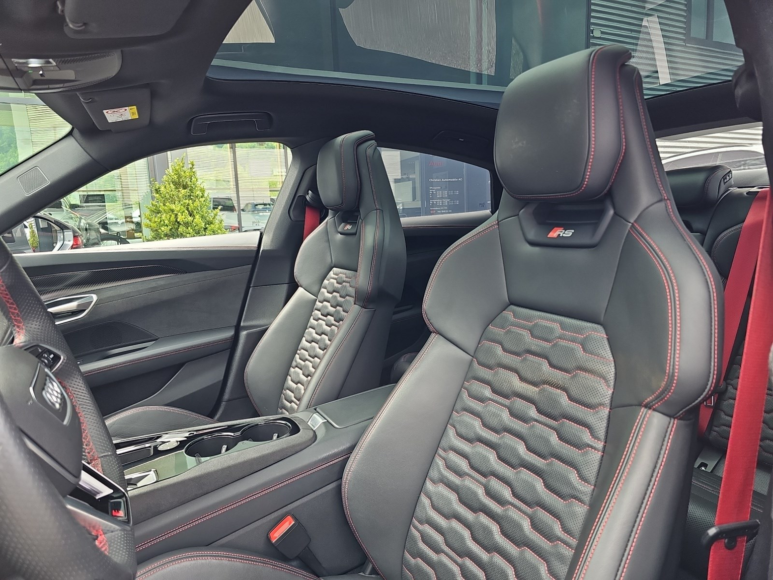 AUDI RS e-tron GT quattro