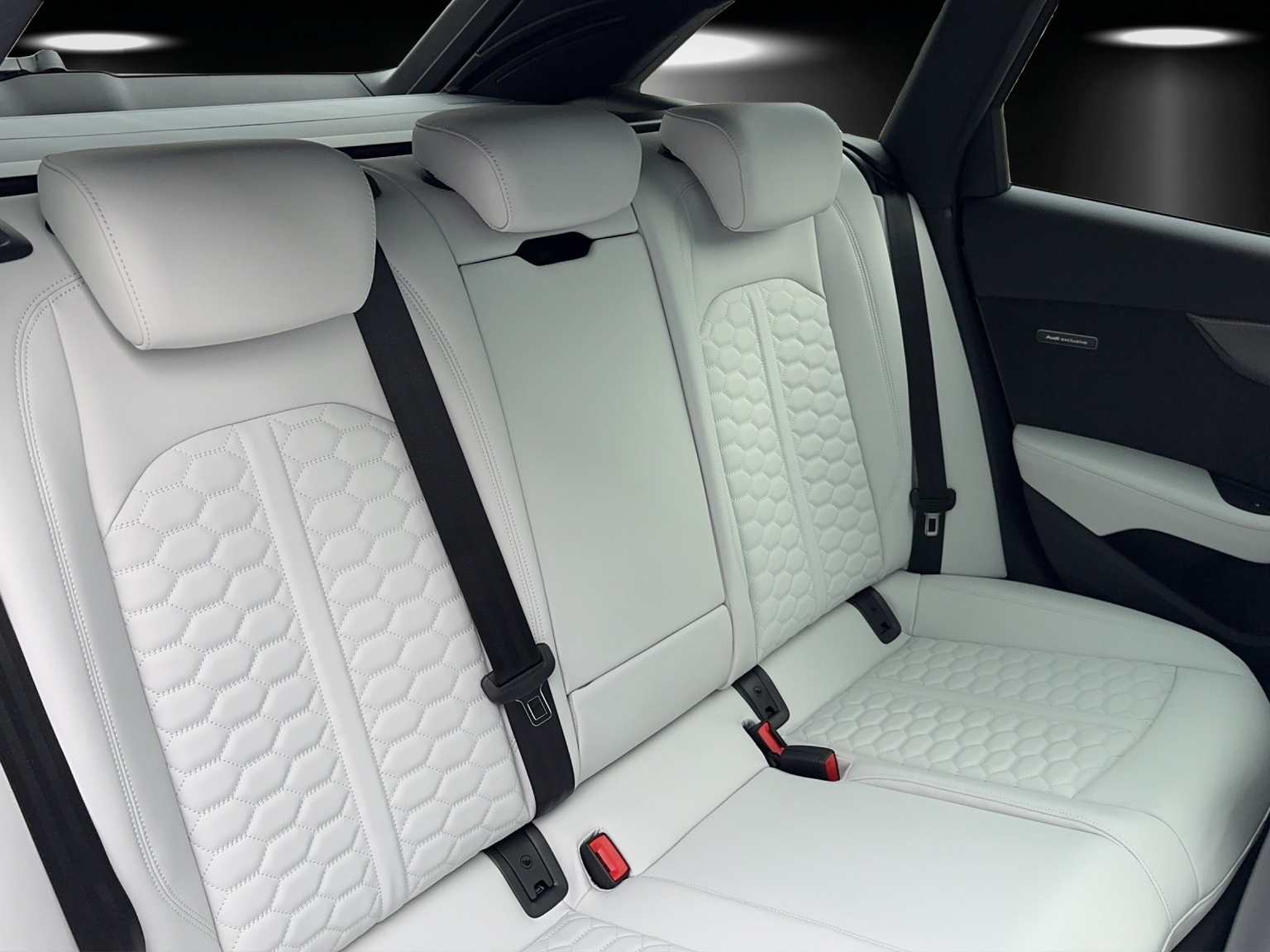 AUDI RS4 Avant quattro tiptronic