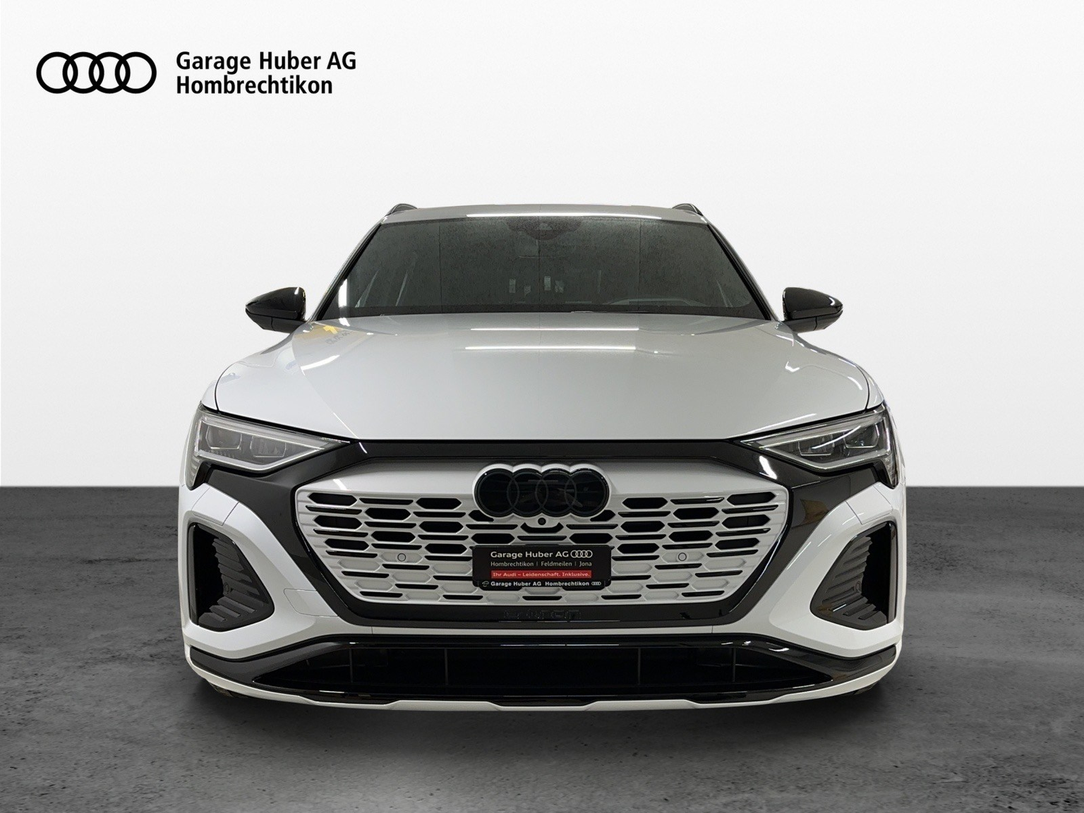 AUDI Q8 50 e-tron Black Edition quattro