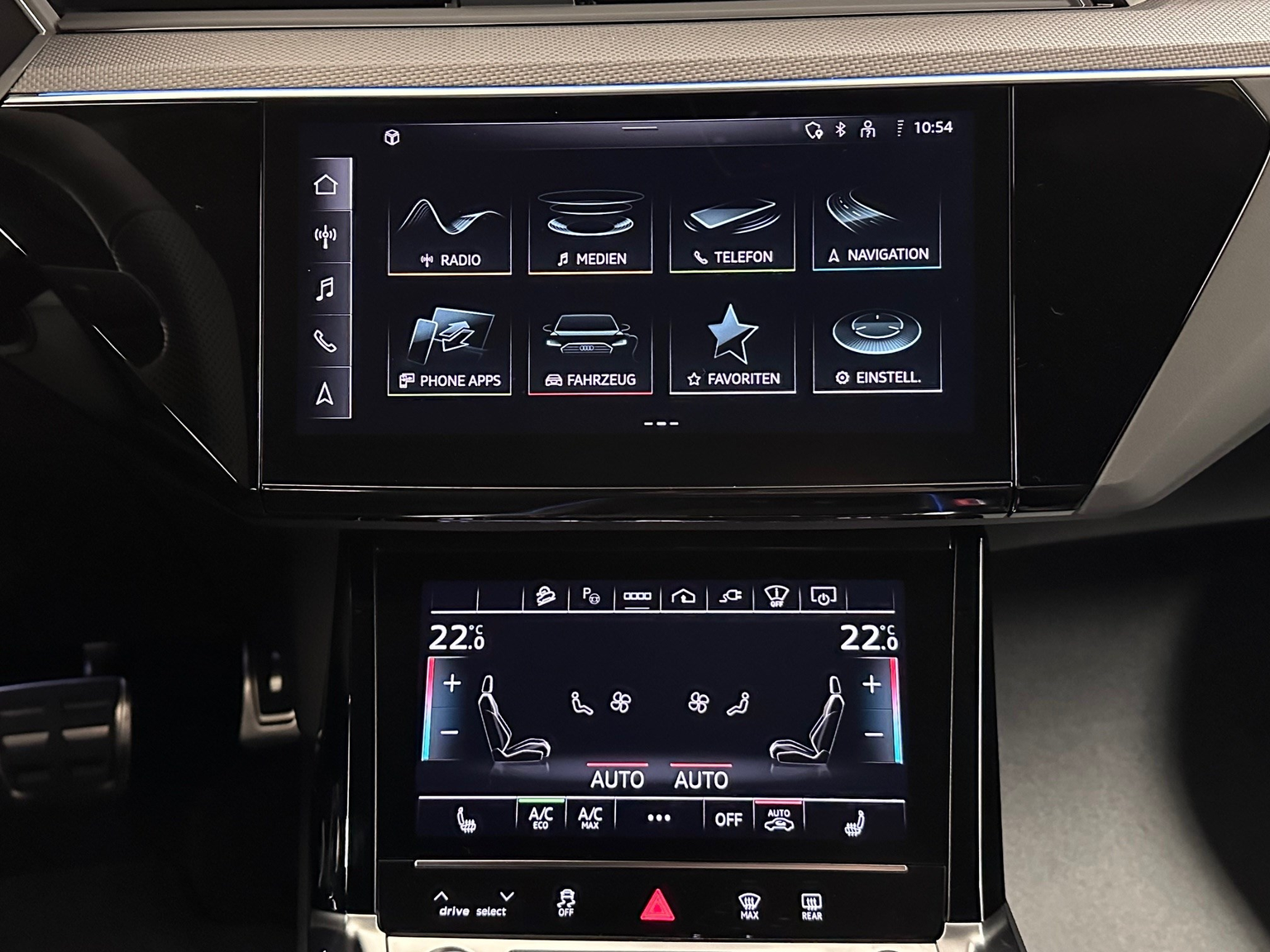 AUDI Q8 50 e-tron Black Edition quattro