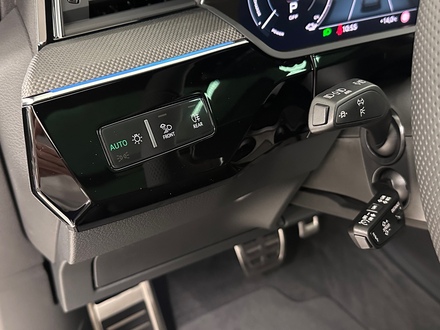 AUDI Q8 50 e-tron Black Edition quattro