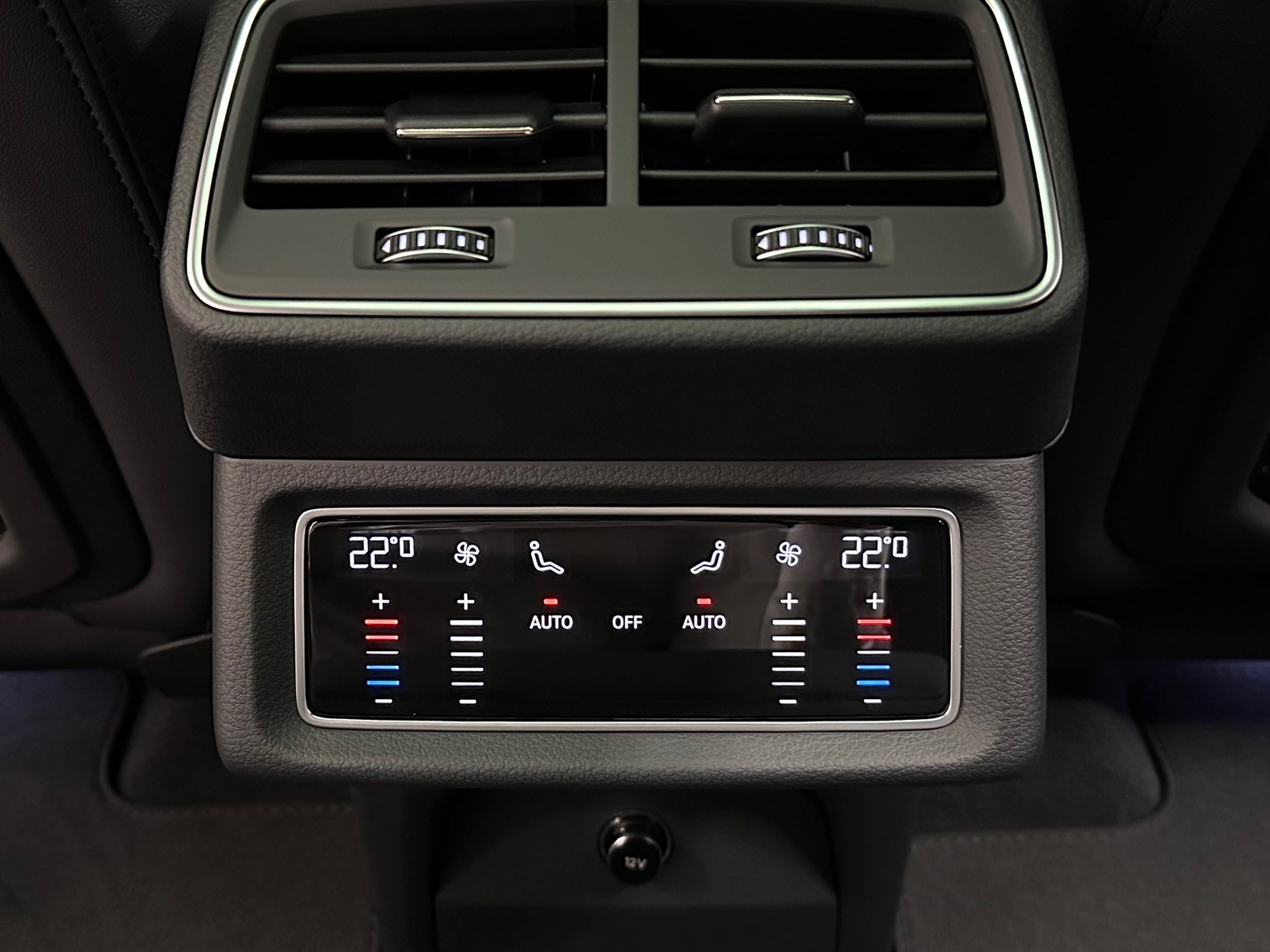 AUDI Q8 50 e-tron Black Edition quattro