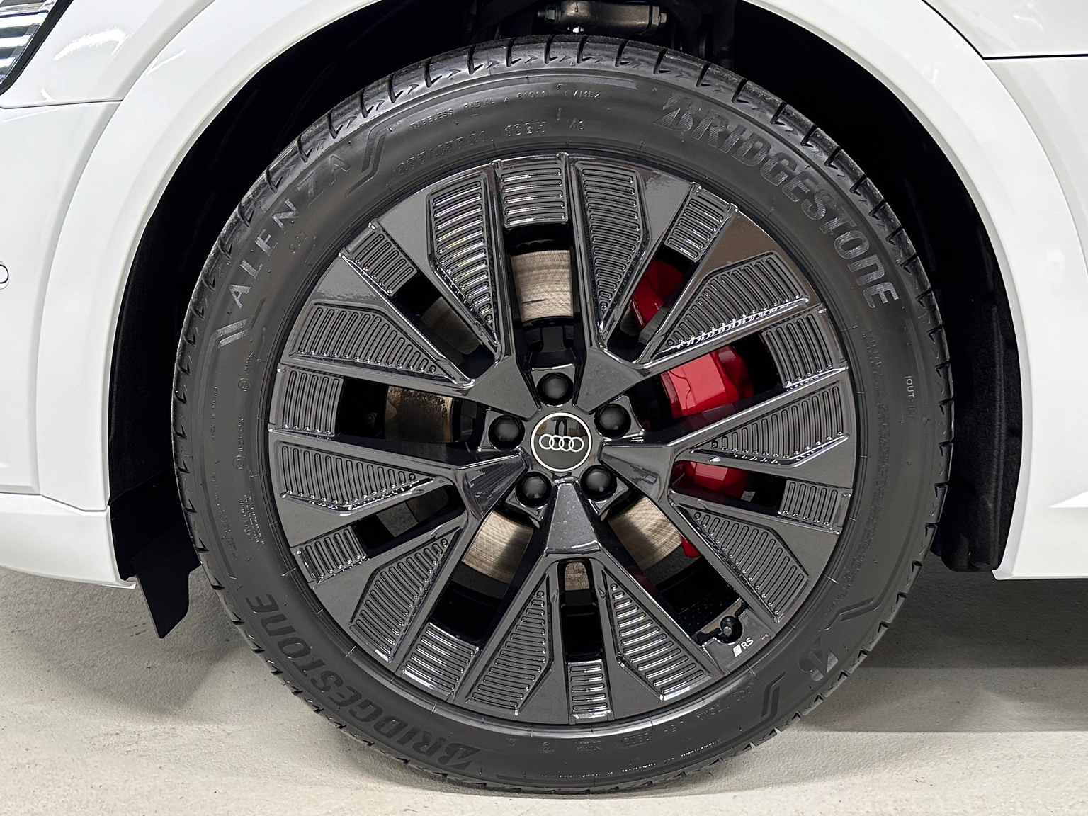 AUDI Q8 50 e-tron Black Edition quattro