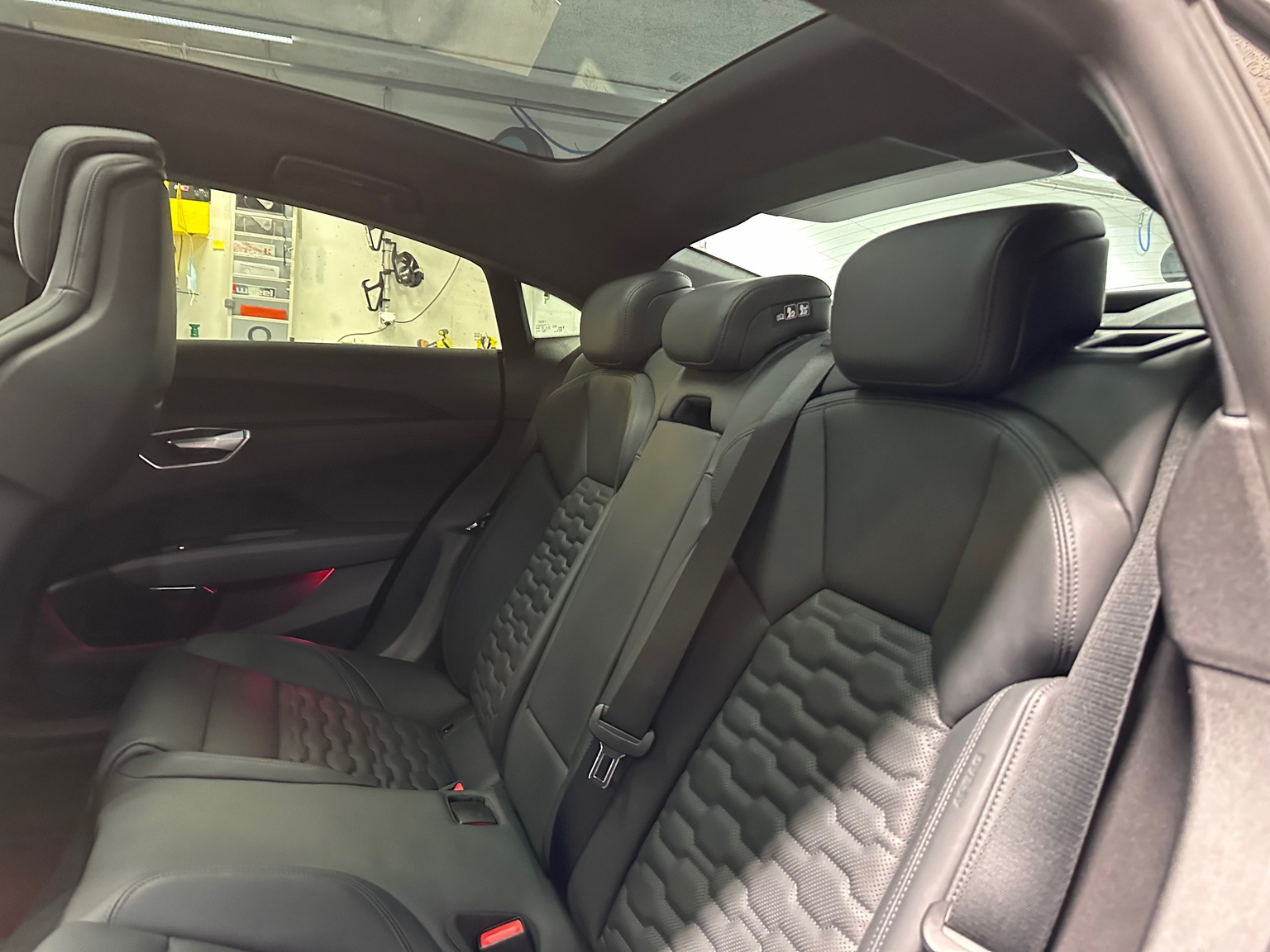 AUDI e-tron GT quattro
