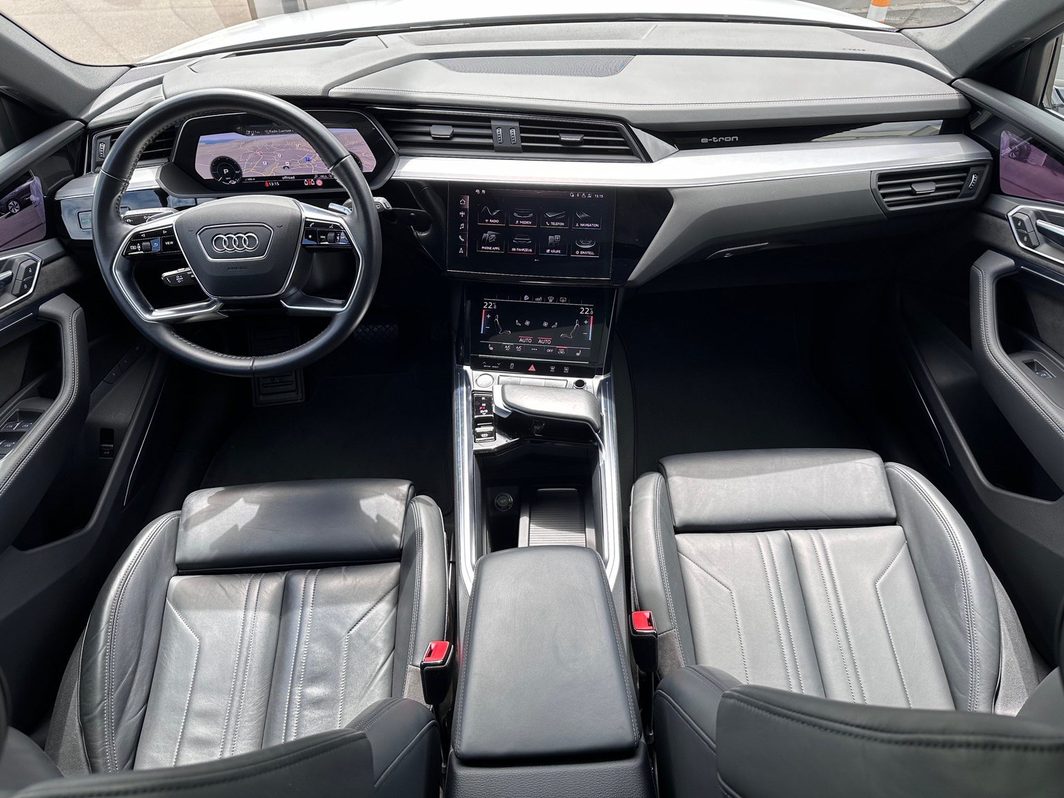 AUDI e-tron 55 quattro