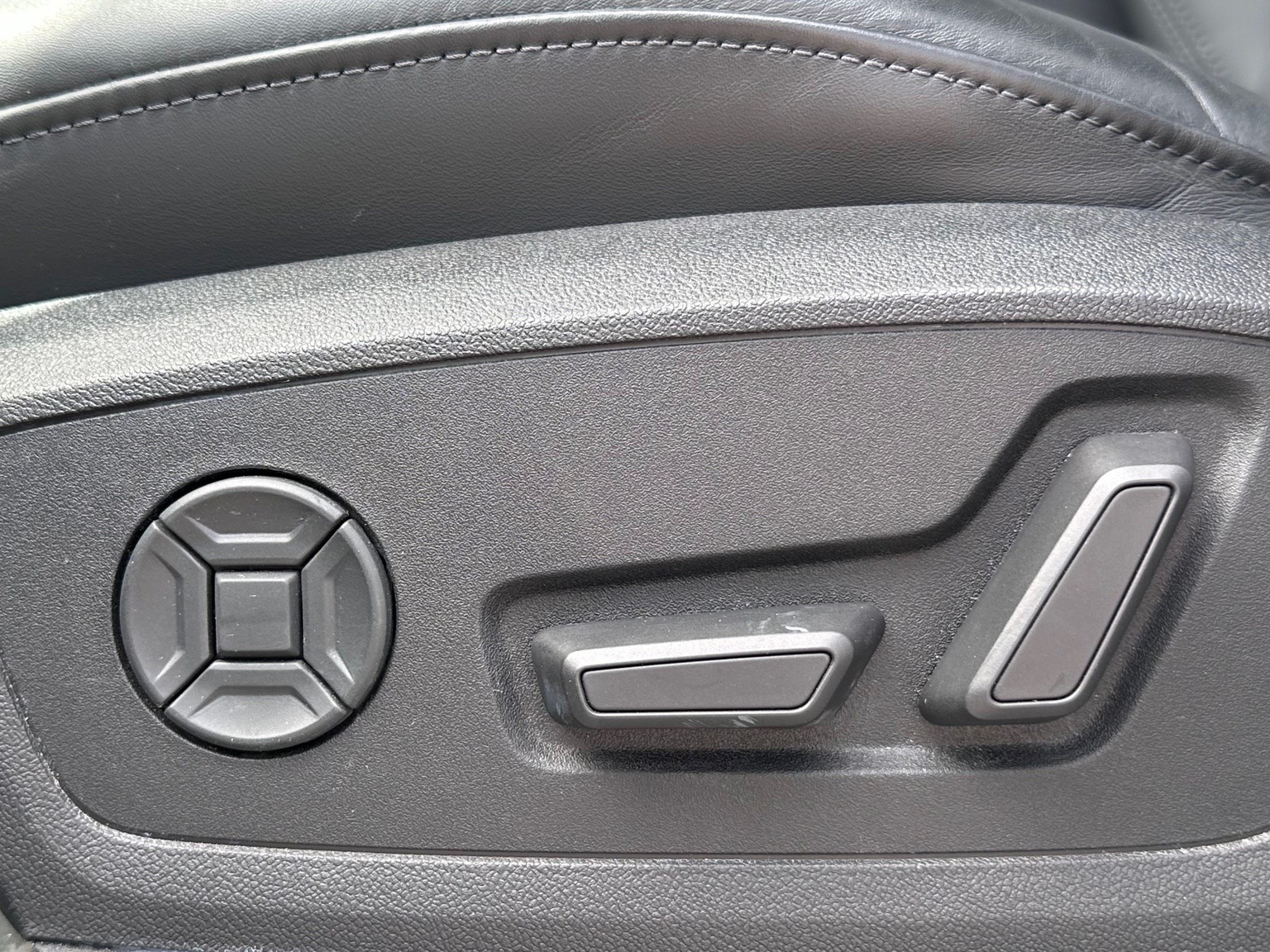 AUDI e-tron 55 quattro