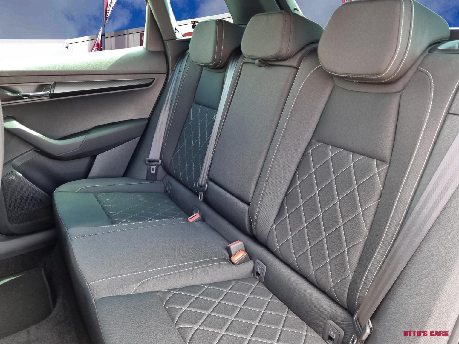 SKODA Karoq 2.0 TSI SportLine 4x4 DSG *Anhängevorrichtung*Abstandstempomat*Spurhalte* 0